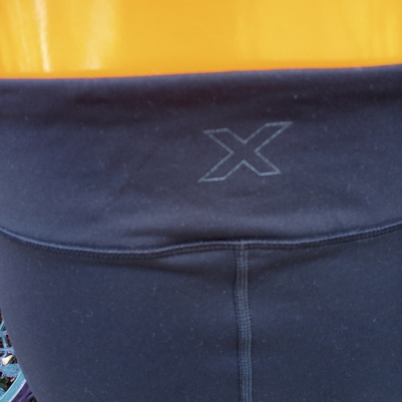 2XU 3/4 Athletic Pants Size XL - Picture 8 of 9